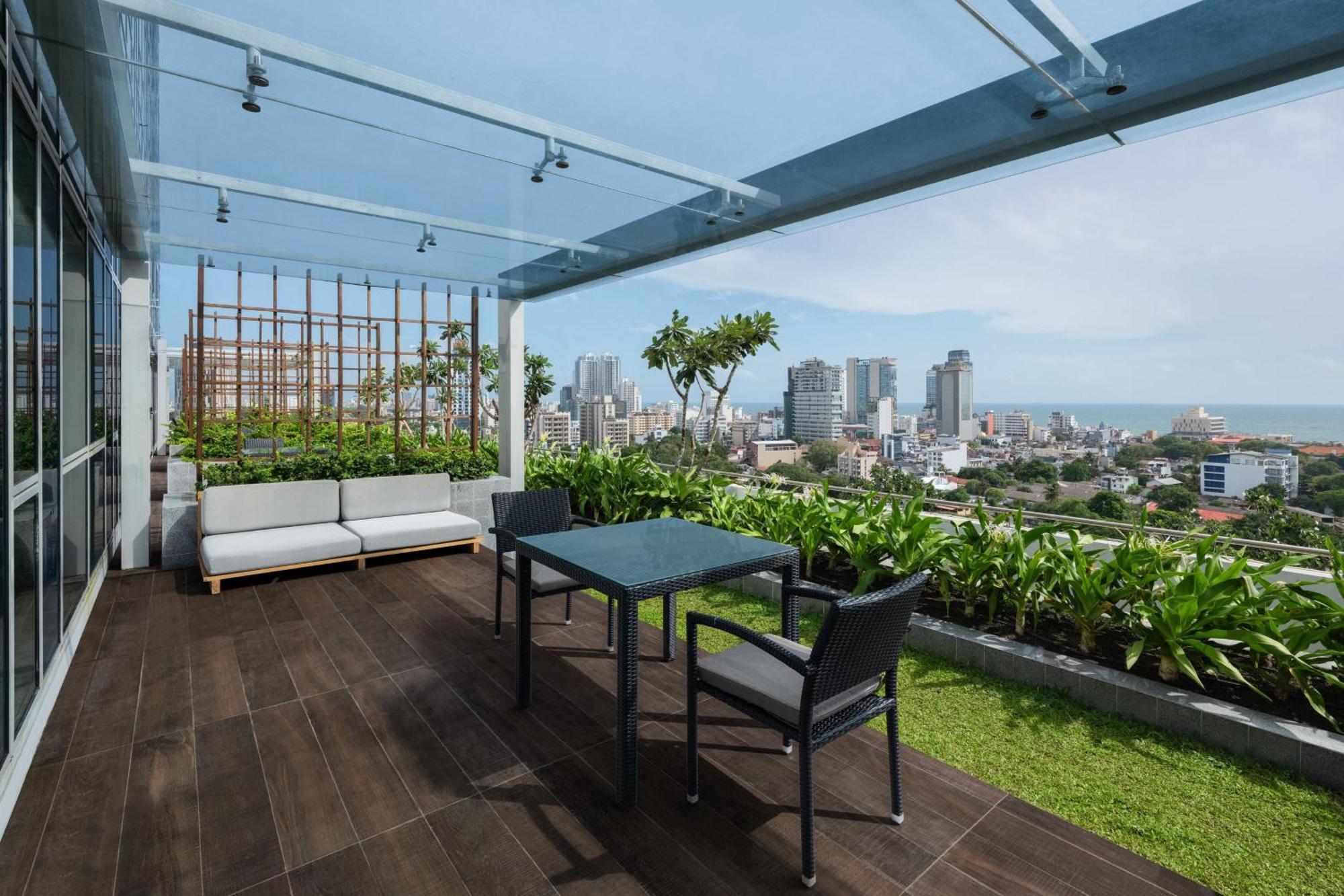 Courtyard By Marriott Colombo Hotel ภายนอก รูปภาพ